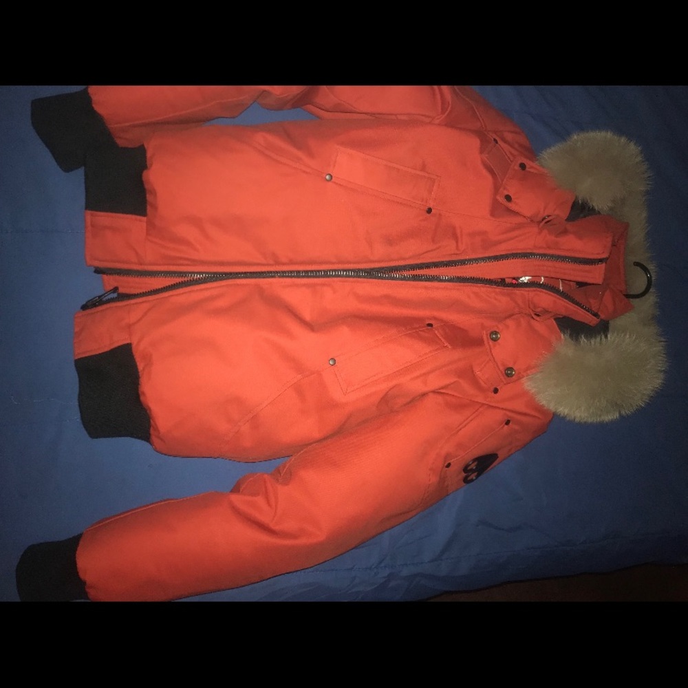 Men’s mouse knuckle coat